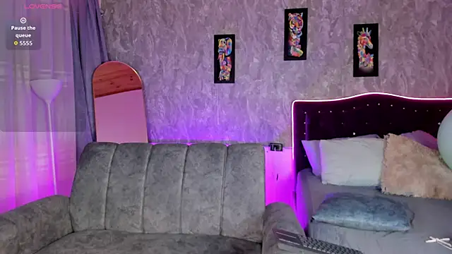 Lauren_smiles webcam