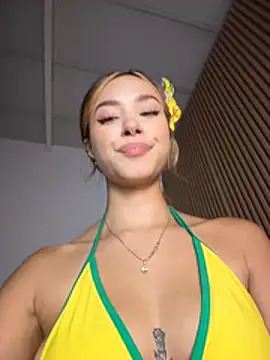natalia__vidal (Ask my age) - ✨ SOFT GIRL GONE WILD WITH TORSO