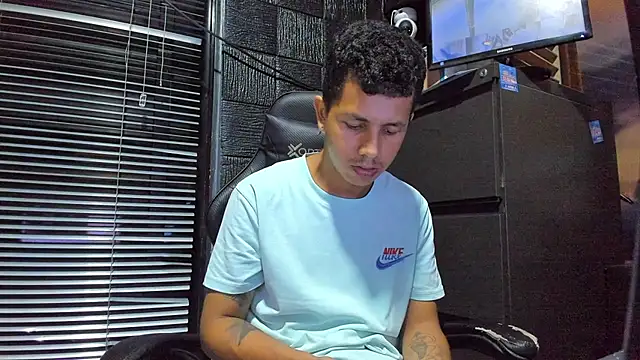 boy_bigcock24cm webcam