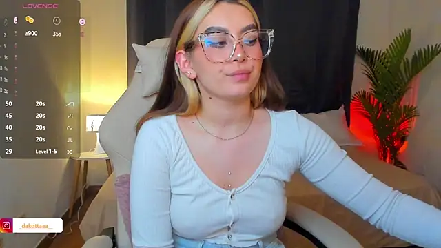 dakottaa_ webcam