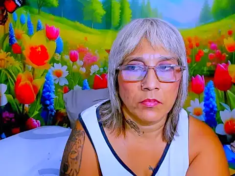 indianroxy webcam