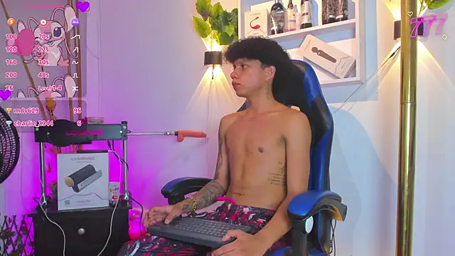 _taylor_black webcam