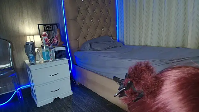 Maddyluxe webcam