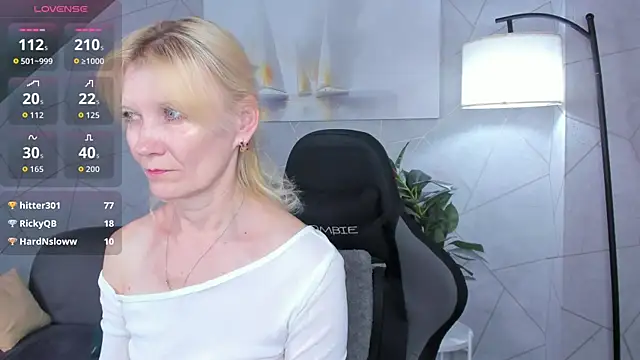 Julie_Lucas webcam