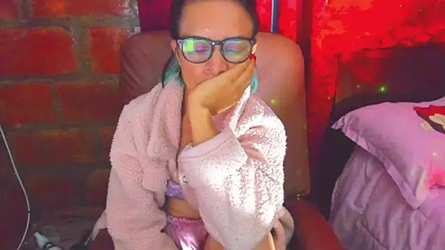 BrianaGarner webcam