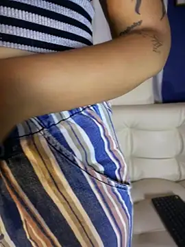 LeylaKnox webcam