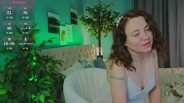 Kira_Adler webcam