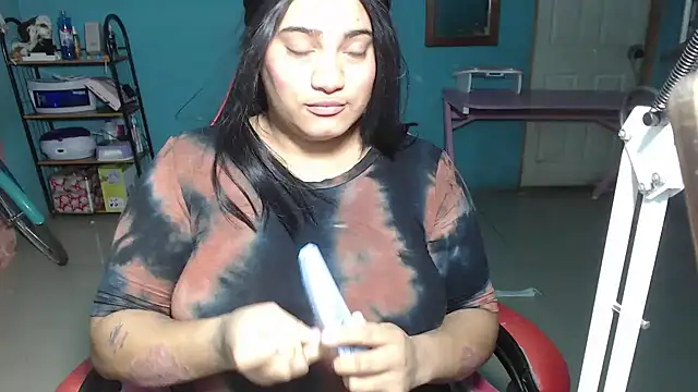 Hilarybunnyy webcam