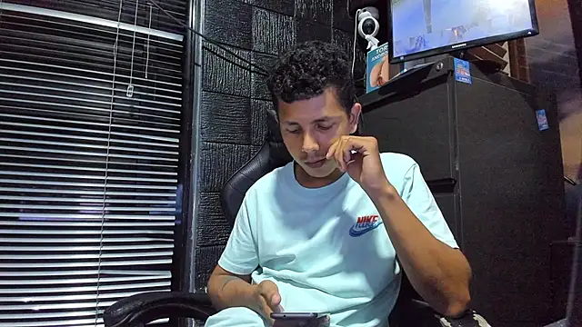 boy_bigcock24cm webcam