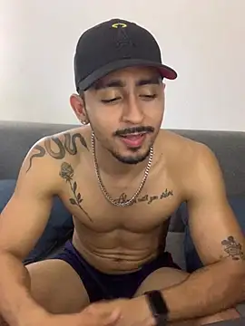 NicolasChest_xxx webcam