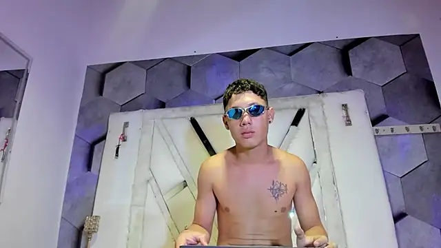 AxelAndCloe webcam