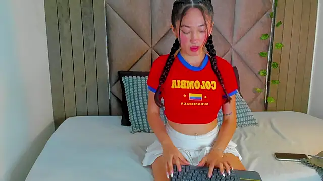 Watch AriaBrown__ live on EroticFlix - High definition streams