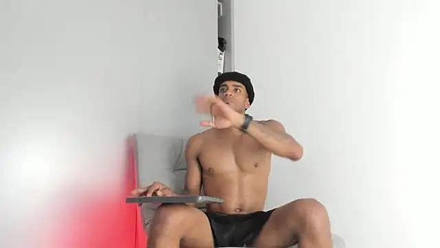 agrublack webcam