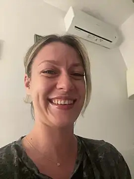 Watch AnnastasiaMills live on EroticFlix - High definition streams