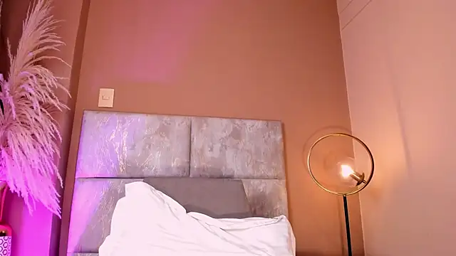 Watch AnnaDenver live on EroticFlix - High definition streams