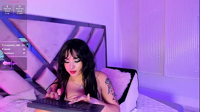 Watch Elena_Tylor live on EroticFlix - High definition streams