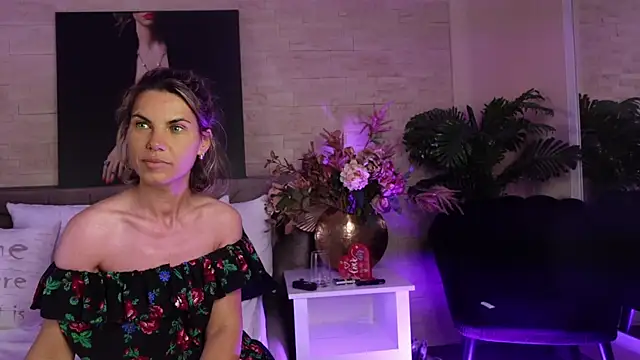 Watch FeliciaKrige live on EroticFlix - High definition streams