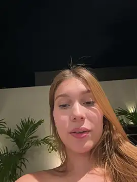 Nikii__ webcam