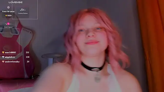 SueNiceeeee webcam