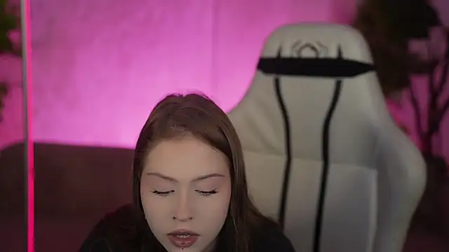 Esmie_Smile webcam
