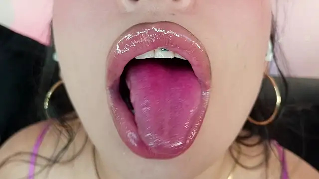mia_roux1 webcam