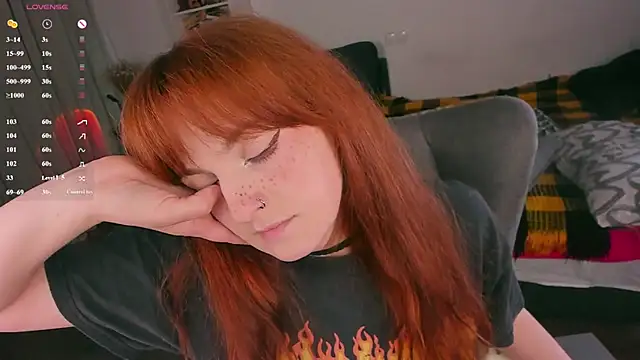 Alice_CutePerv webcam