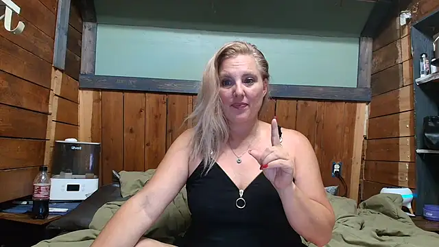 lisaxlovexxx live cam on StripChat
