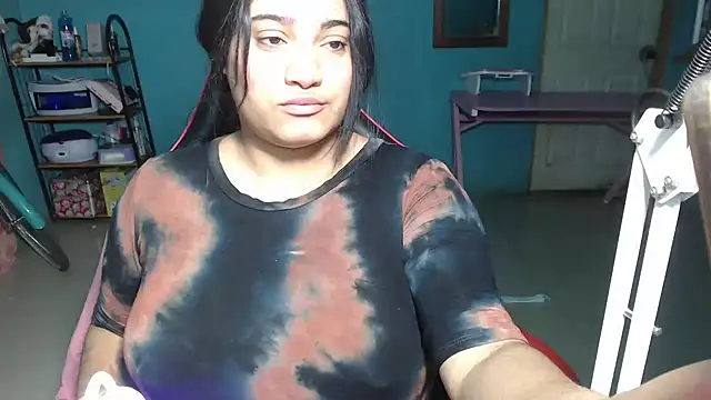 Hilarybunnyy webcam