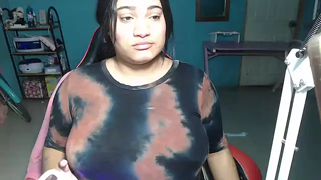 Hilarybunnyy webcam