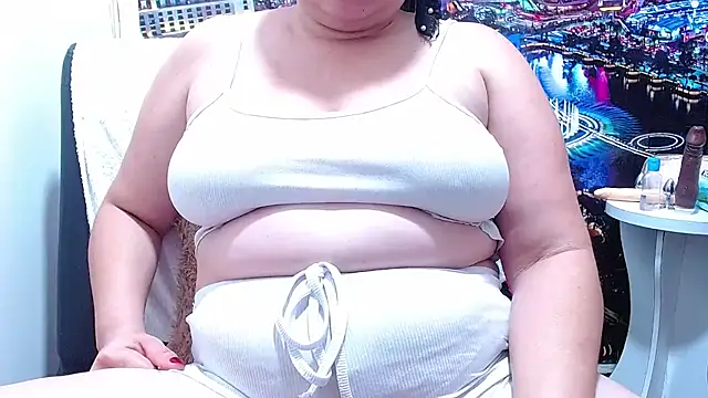 tila_nastyy live cam on StripChat