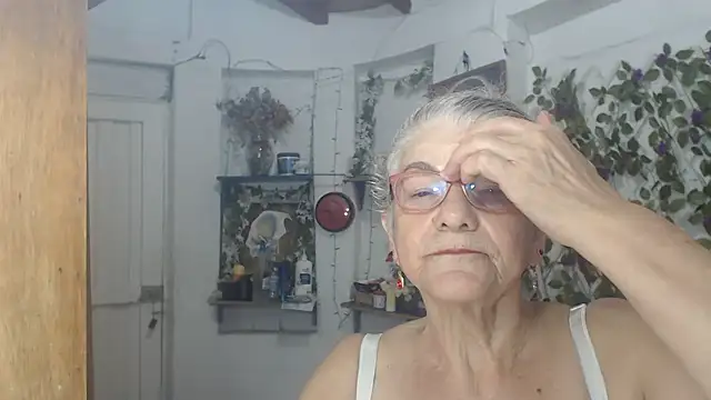 FunnyGrandma webcam