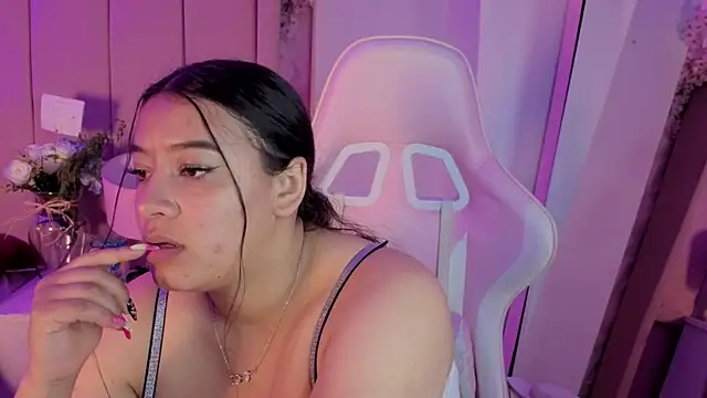MollyBigBoobs12 webcam