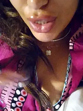 Sexlove1xo webcam