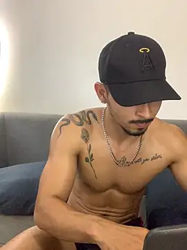 NicolasChest_xxx webcam
