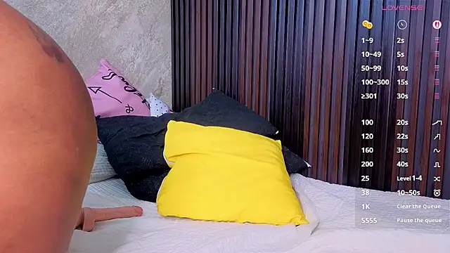 tanisha__lux webcam