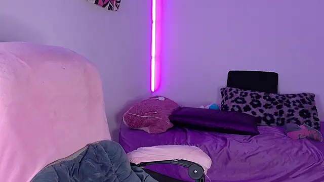 dollmeow webcam