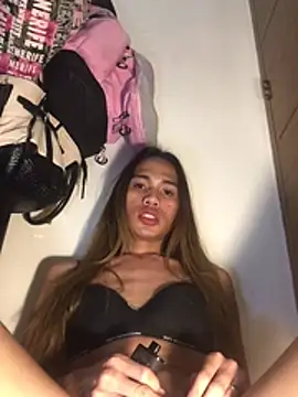 hugecock_kate webcam