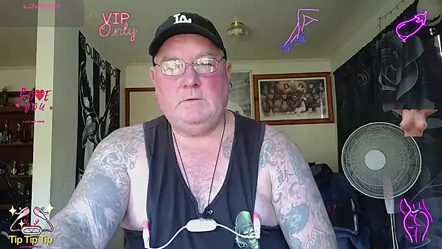 KINKYBLUEYES69 Live Webcam on Stripchat