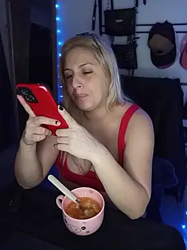 mica_sweet11 webcam