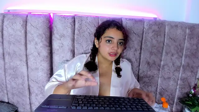 Dahlia_rossee webcam