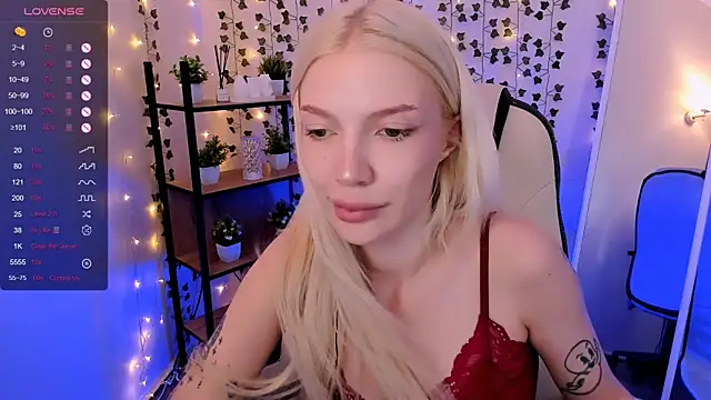 AnyaTaylor_ webcam