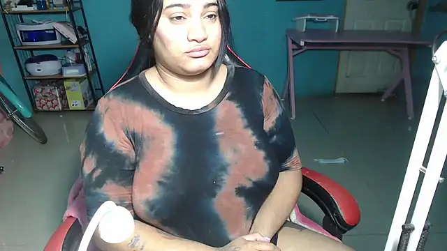 Hilarybunnyy webcam