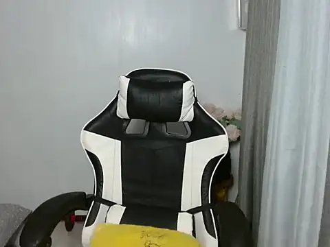 curlyasian_njxx webcam
