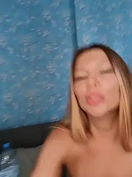 Lovers__Annn live cam on StripChat
