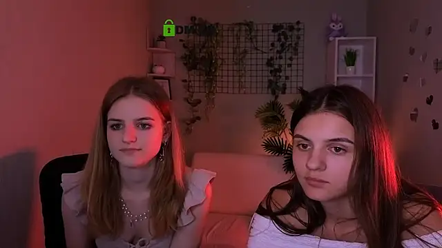 lisa_dark_ webcam