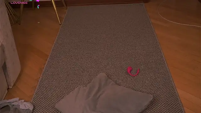 JanelBitther webcam
