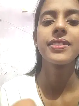 Saloni-Tyagi webcam