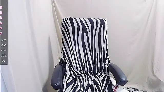 AkinLocal live cam on StripChat