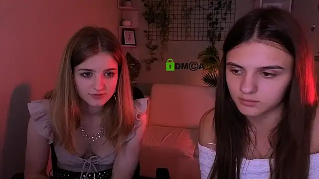 lisa_dark_ webcam