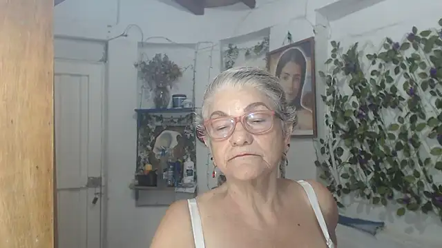 FunnyGrandma webcam